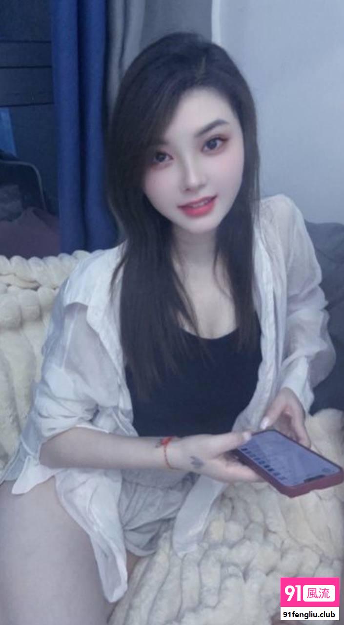 威海完美身材御姐 微信adhccc